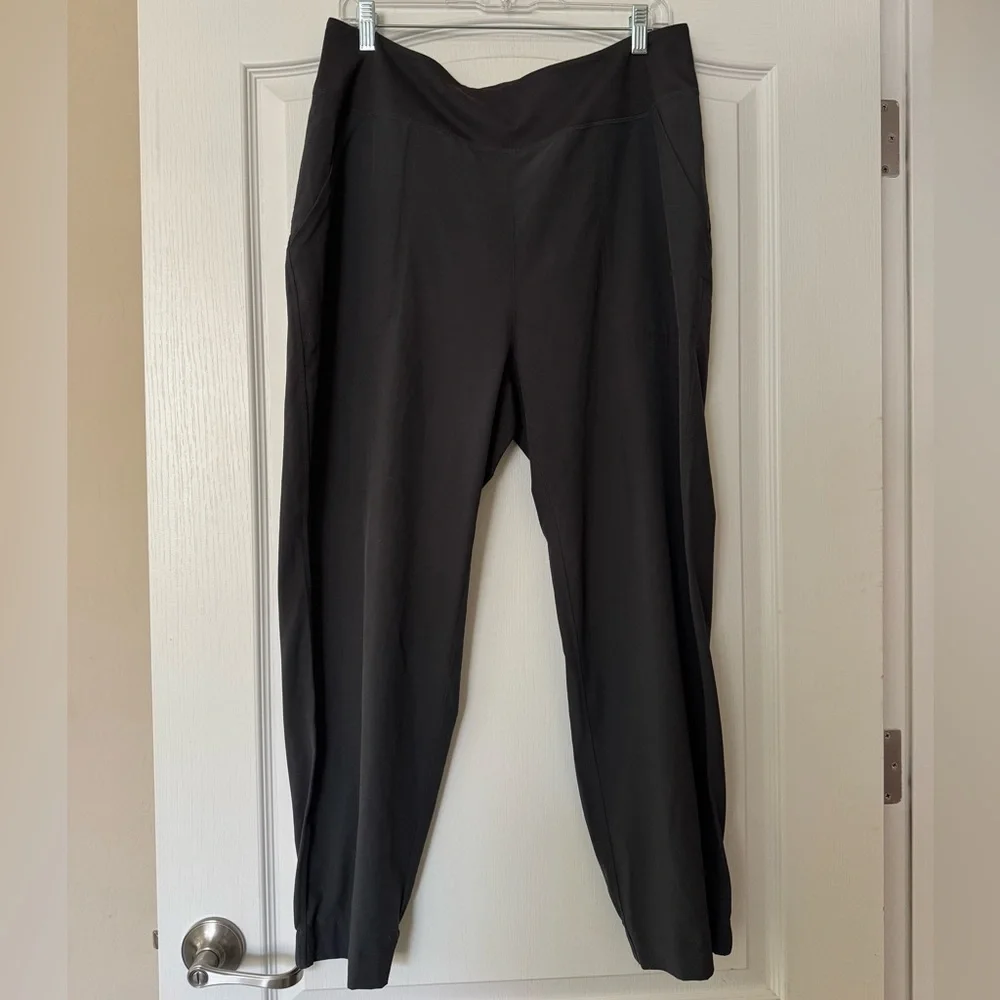 Patagonia | W's Happy Hike Studio Pants - Picture 4 of 12